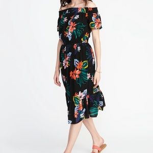 Old Navy black off-shoulder crinkle-gauze dress